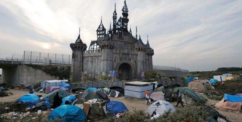 Dismaland di Banksy ospiterà migranti di Calais