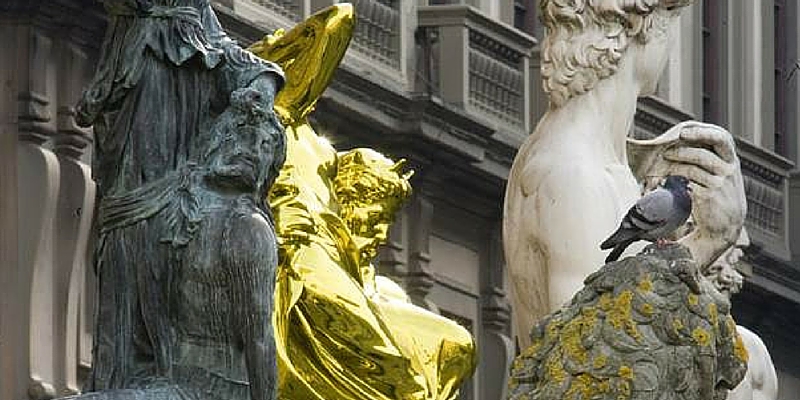 Koons, l’opera “Pluto and Proserpina” lascia Firenze.