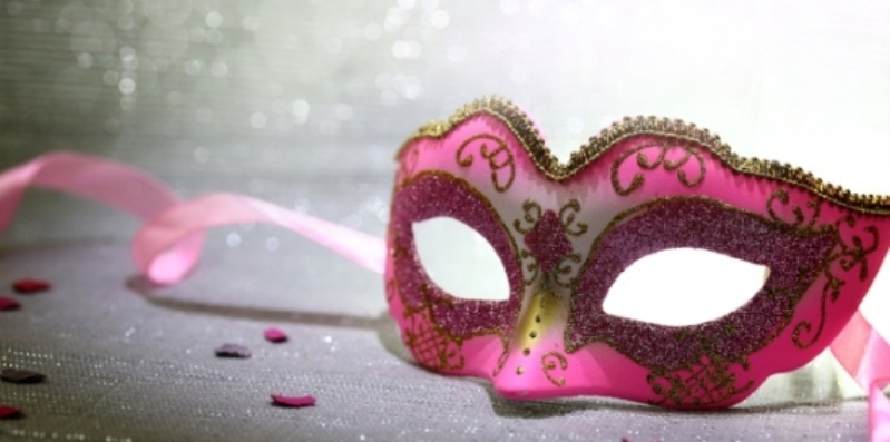 Carnevale, le dieci maschere preferite dalle amanti dei libri (Parte 2)