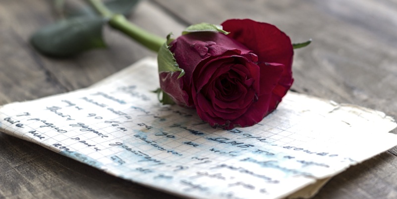 San Valentino, le 10 poesie più belle da dedicare a chi si ama