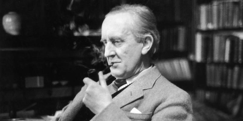 J.R.R. Tolkien, le frasi più belle tratte dai suoi libri