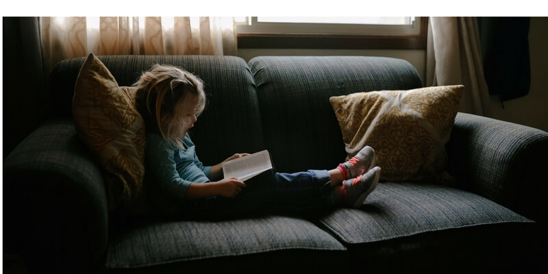 La storia della bambina che a 4 anni ha letto oltre 1000 libri