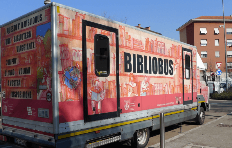 Bibliobus a Milano, la biblioteca che raggiunge le periferie