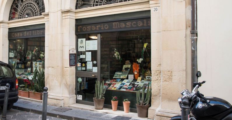 La Casa del libro Rosario Mascali, storia della prima libreria tutelata dalla legge