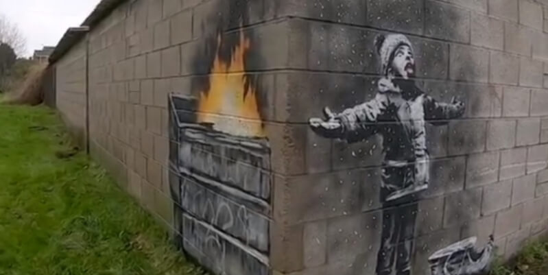 Il nuovo graffito di Banksy denuncia l'inquinamento