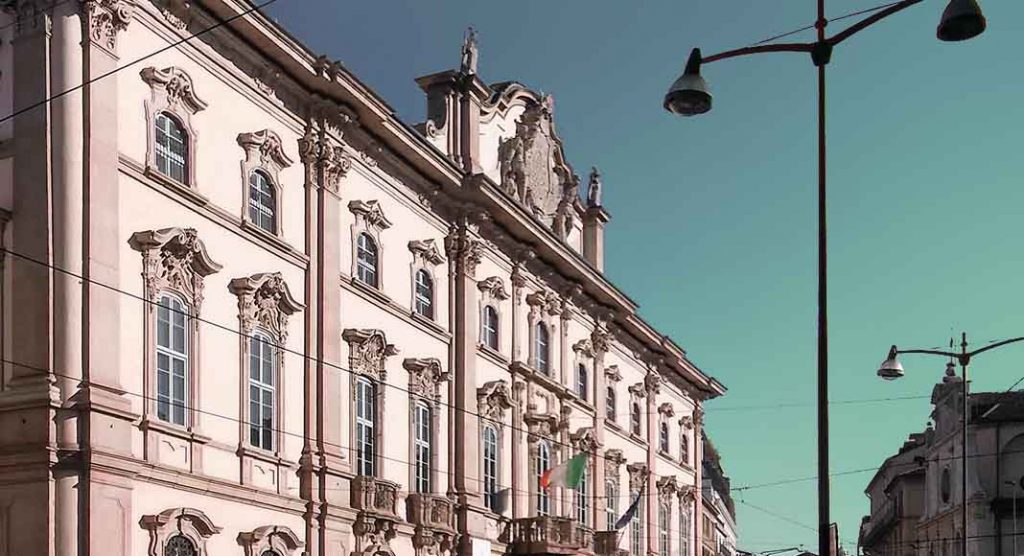 Dimore storiche di Milano aprono questa domenica per l'iniziativa "Cortili Aperti"