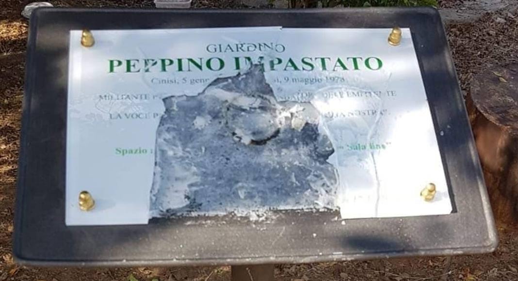 Palermo, distrutta la targa in onore di Peppino Impastato