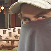 L'identità di Banksy forse svelata da un video del 2003 2 L'identità di Banksy forse svelata da un filmato del 2003