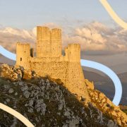 Il borgo dimenticato di Rocca Calascio, il castello più alto d'Italia 3 Il borgo dimenticato di Rocca Calascio, il castello più alto d'Italia