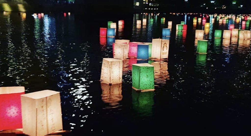 Bologna, mille lanterne galleggianti per ricordare Hiroshima