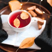 I 5 libri da leggere mentre sorseggi un tè con i biscotti 3 libri-da-leggere-davanti-té