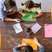 Come ingannare il tempo con i propri bambini, al tempo del Coronavirus 2 attivita-per-distrarre-bambini-a-casa