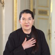 Marina Abramović, "Italia, ti amo. Il mio cuore è con voi" 2 Marina Abramović, "Italia, ti amo. Il mio cuore è con voi"