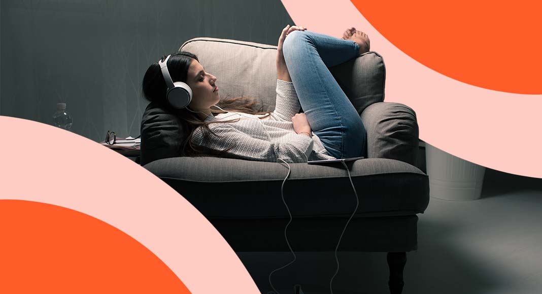 10 audiolibri da ascoltare per viaggiare restando comodamente sul divano