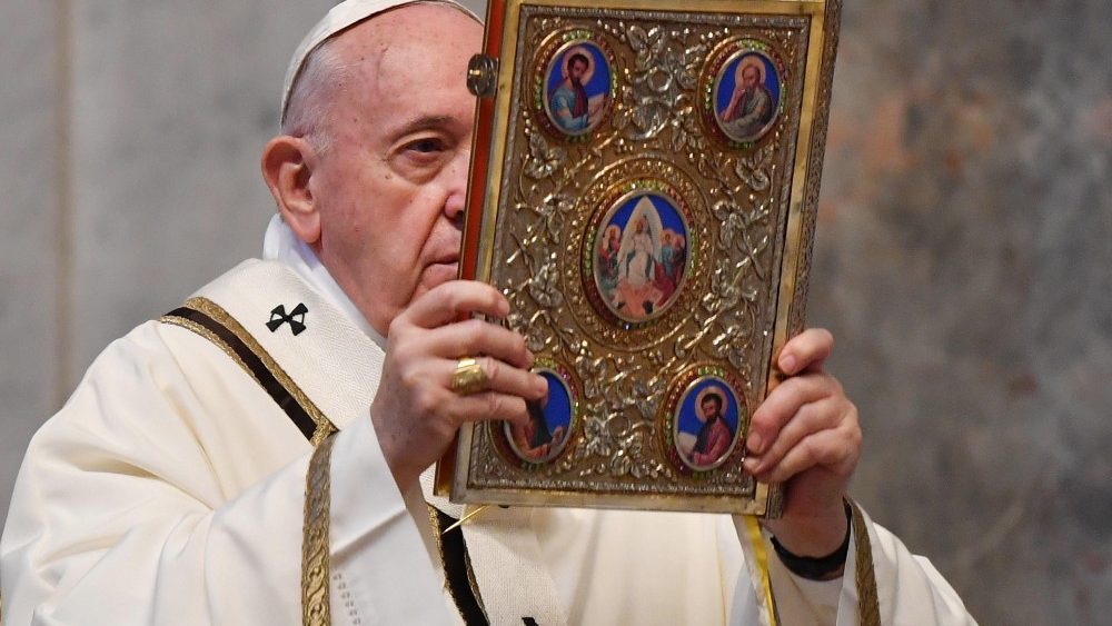"Non è questo il tempo della dimenticanza", il messaggio 'Urbi et Orbi' di papa Francesco