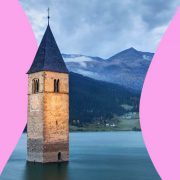 Su Netflix arriva "Curon", la serie tv italiana che racconta i misteri del campanile sommerso 2 curon