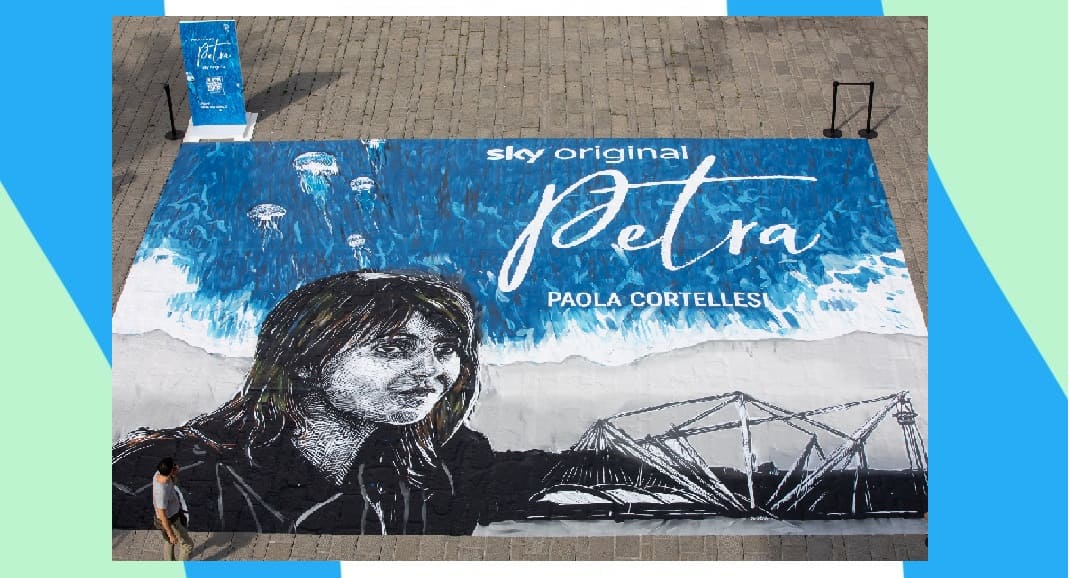 La “Petra” di Paola Cortellesi diventa un'opera di street art