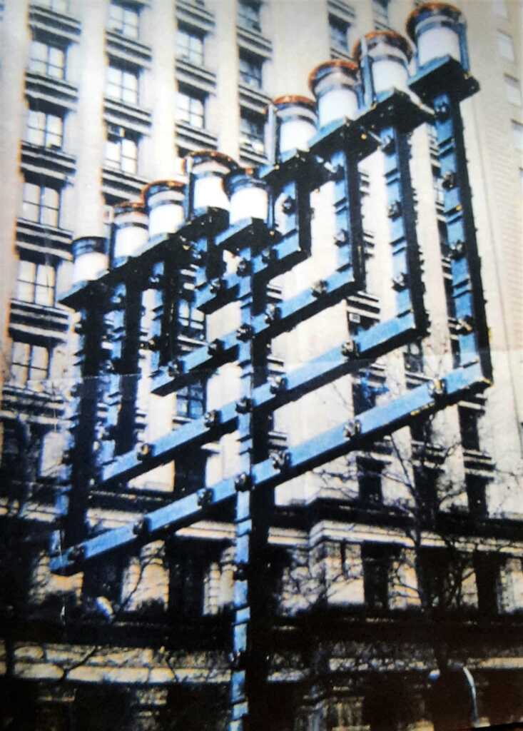 Menorah alta cinque metri. NY 1997