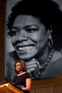 La First Lady Michelle Obama pronuncia un discorso in occasione della commemorazione privata della dottoressa Maya Angelou presso la Wait Chapel della Wake Forest University a Winston-Salem, N.C., il 7 giugno 2014. (Foto ufficiale della Casa Bianca di Lawrence Jackson)