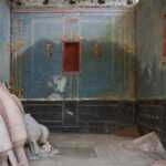 Pompei, dagli scavi emerge un sacrario con pareti blu