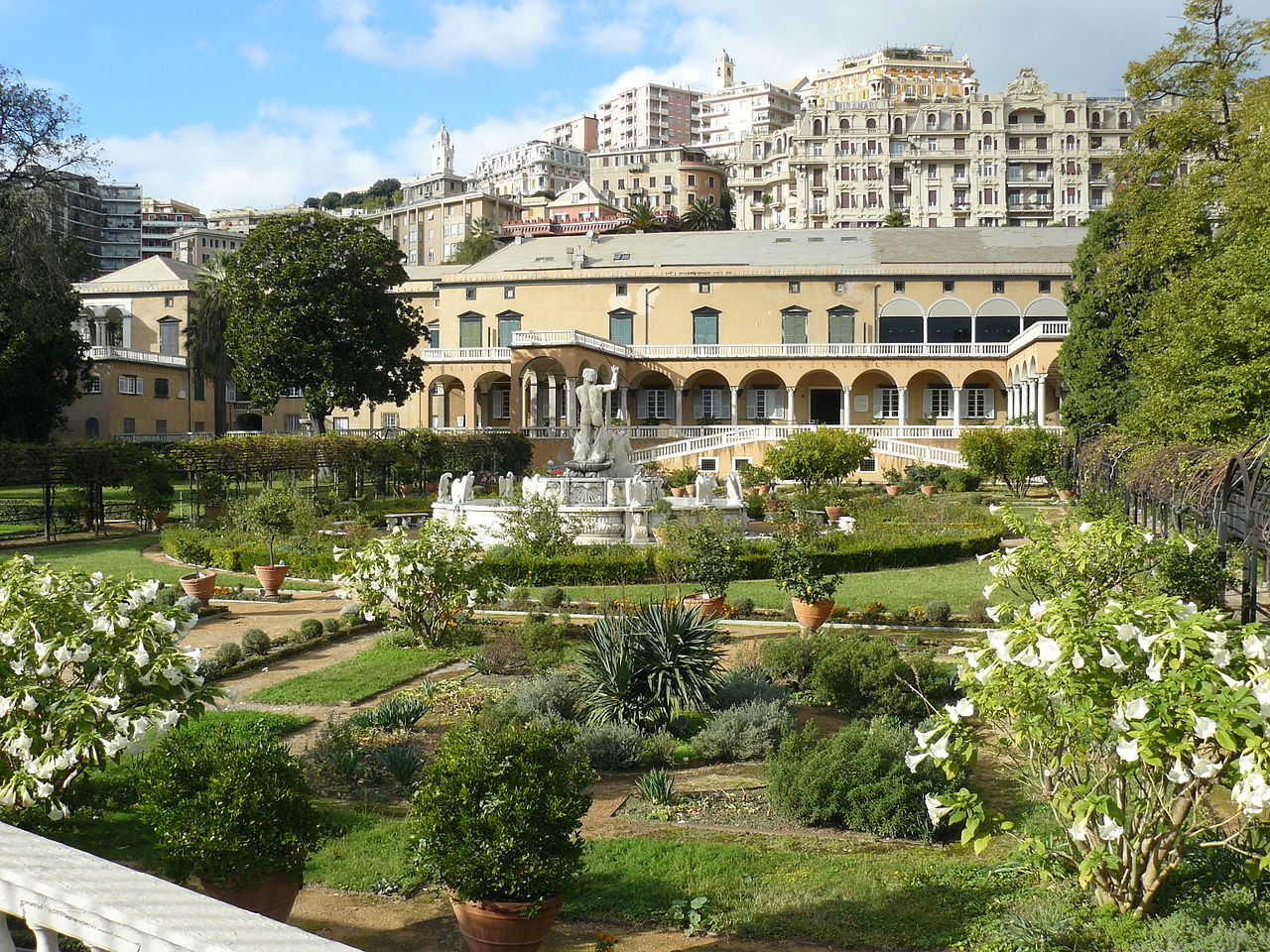 1280px Palazzo del Principe gardens
