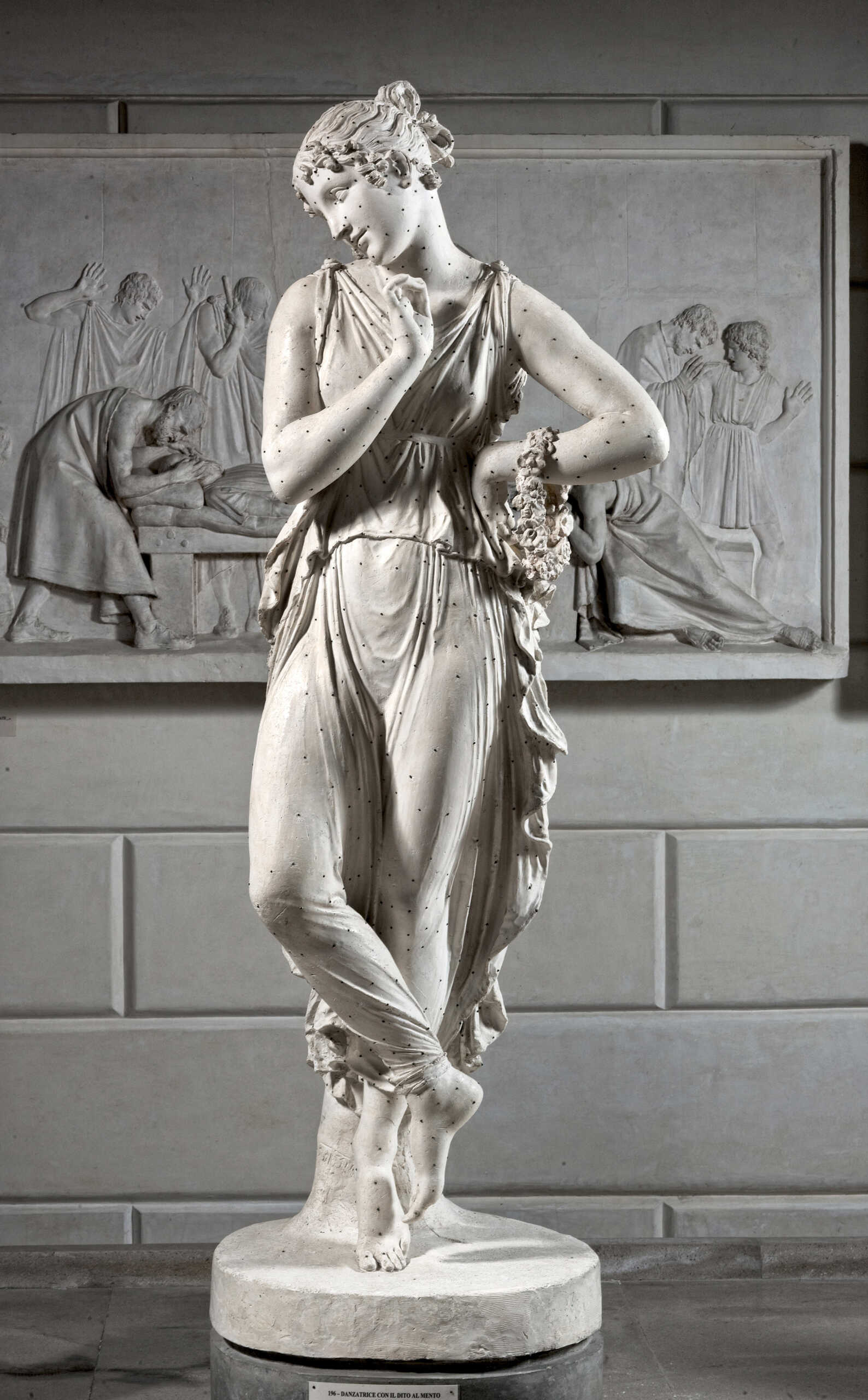 Antonio Canova al cinema, esce nelle sale il docu-film sul maestro del Neoclassicismo 4 196 Danzatrice con il dito al mento scaled