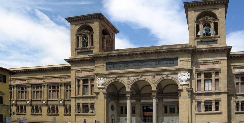 Il maltempo degli scorsi giorni ha gravemente danneggiato la biblioteca nazionale di Firenze, bagnando diversi libri e volumi