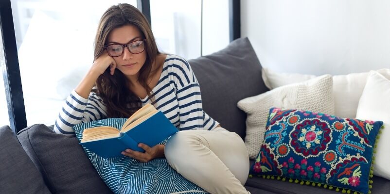 Casa o luogo all'aperto, dove i lettori preferiscono leggere