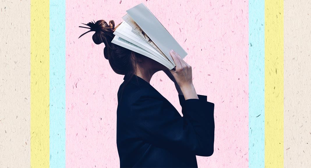 Il profumo della carta, ecco perché ci piace annusare i vecchi libri