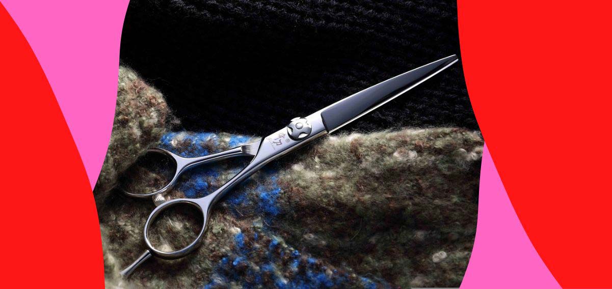 Iran, una ciocca di capelli contro la violenza
