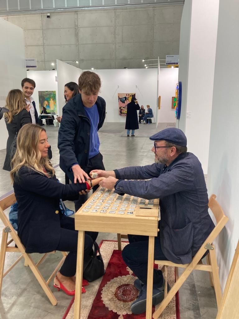 Alessandra con il figlio: qui l’artista ti guarda e ti fa in timbro sulle sue emozioni