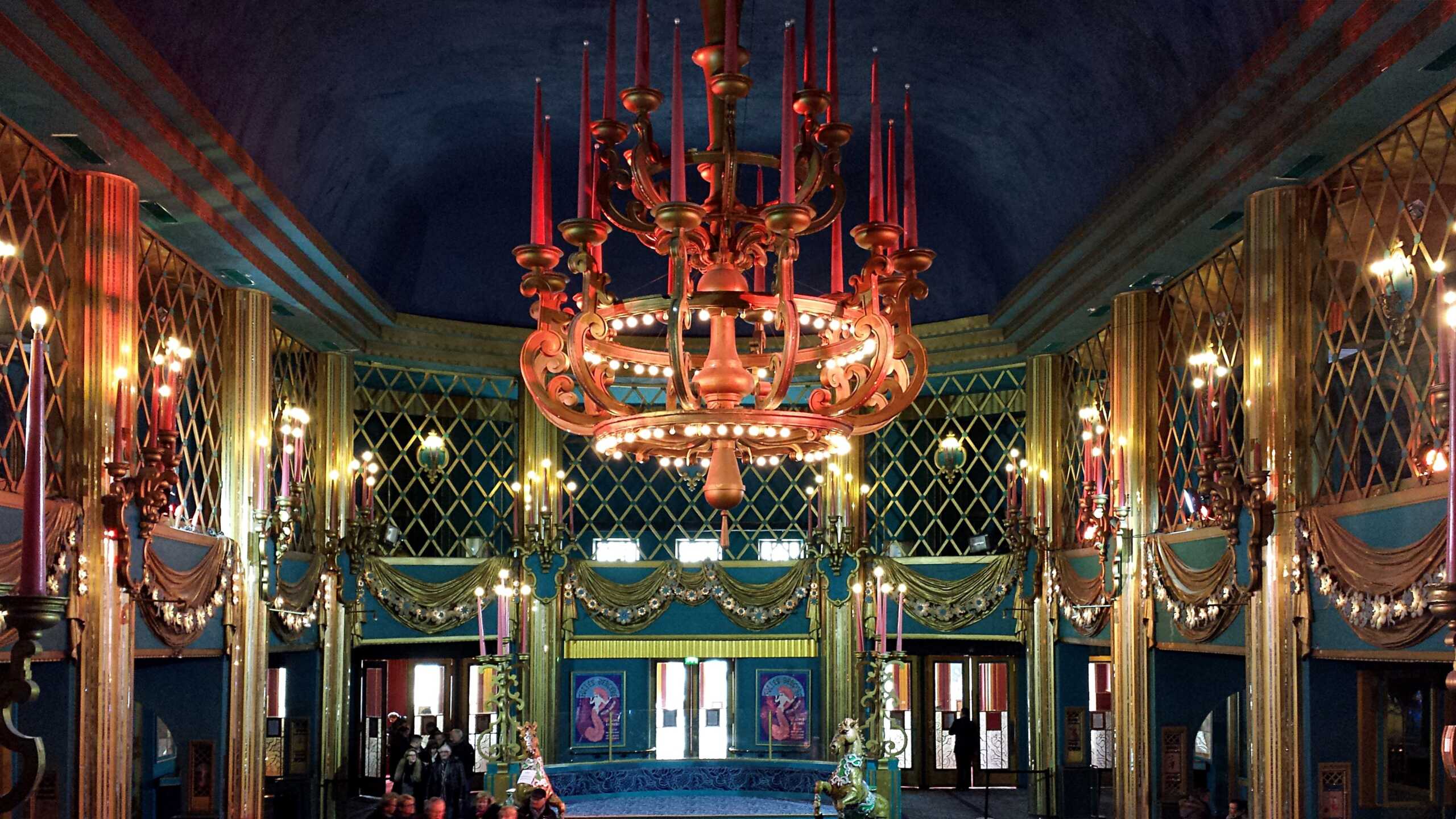 Paris Folies Bergere 03 scaled