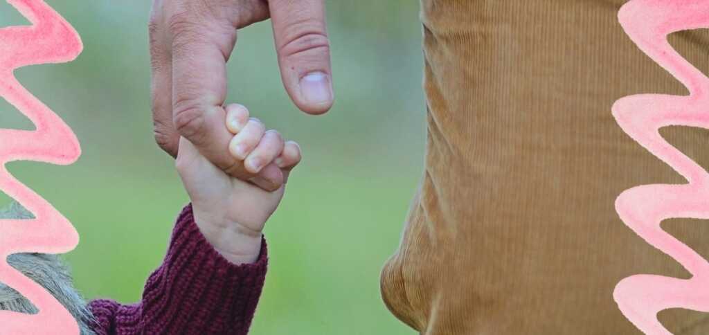 “Seguace” (1966) di Seamus Heaney, potente poesia sul legame tra padre e figli