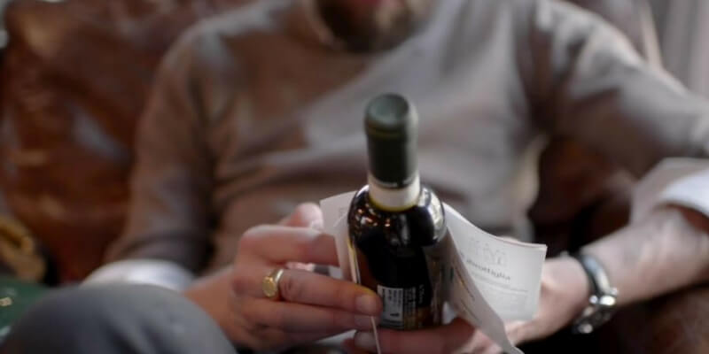 I racconti utilizzati come etichette sulle bottiglie di vino