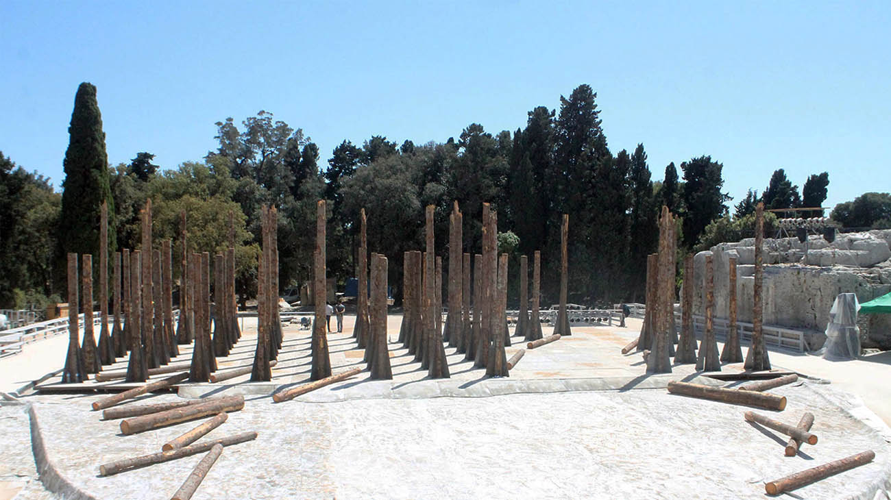 Stefano Boeri Architetti Un Bosco Morto Le Troiane Siracusa progetto scenico C Anastasia Kucherova 2 1