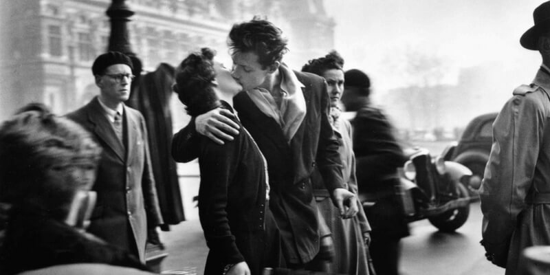 "Le Baiser De L’Hotel De Ville", la storia del bacio più famoso della fotografia