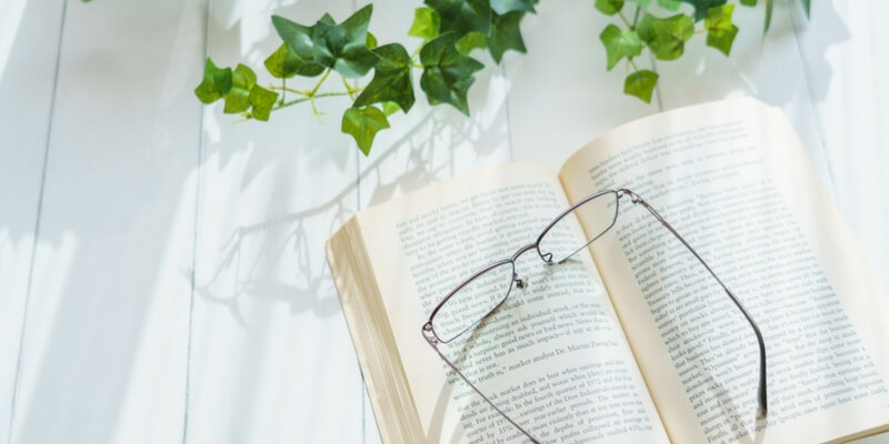 Come disporre i libri in maniera originale e artistica