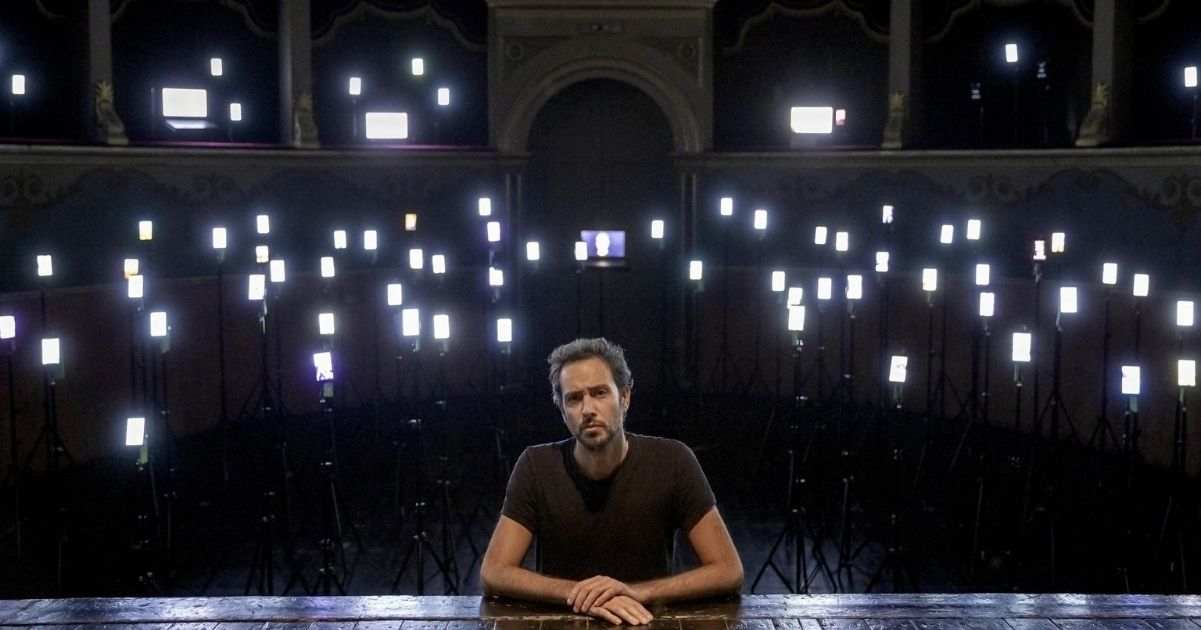 Vainglory, l'opera d'arte multimediale sulla vanità come fenomeno sociale 7 Vainglory, l'opera d'arte multimediale sulla vanità come fenomeno sociale
