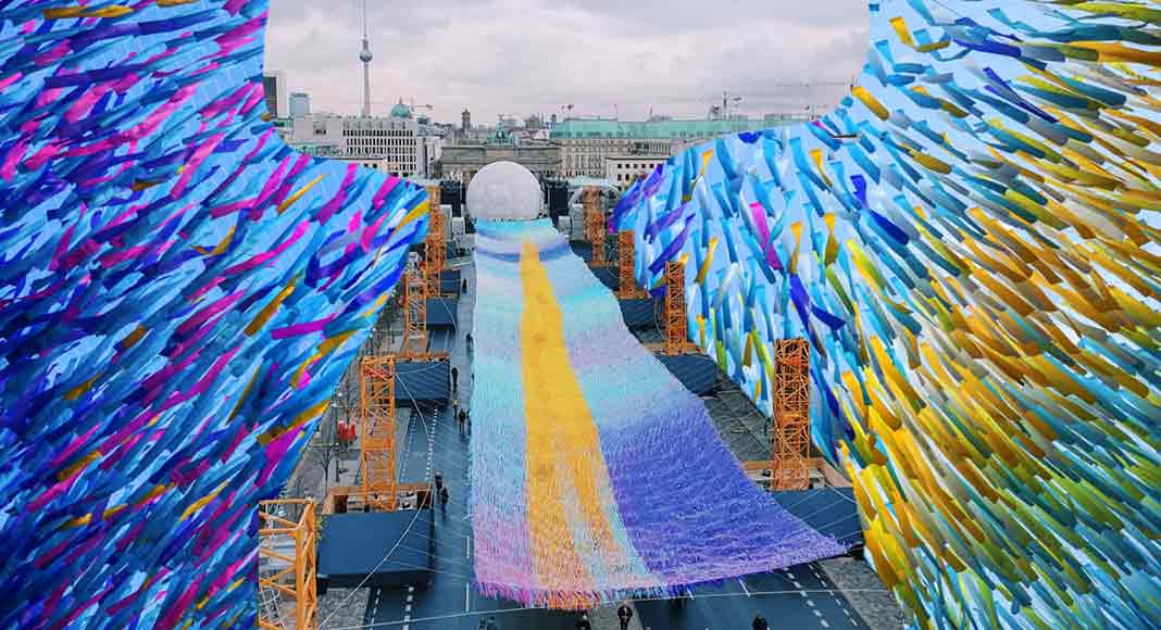 L'arcobaleno di pace nel cielo di Berlino 7 L'arcobaleno di pace nel cielo di Berlino
