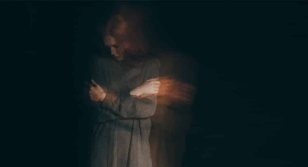 Perché lamentarsi di restare a casa, quando c’è gente che non può