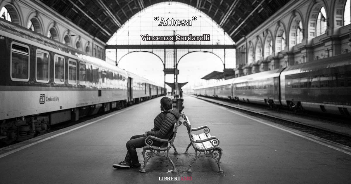 "Attesa" di Vincenzo Cardarelli, una struggente poesia sull'amore non ricambiato 8 Non è semplice abituarsi all'assenza di chi amiamo. Lo racconta Vincenzo Cardarelli nella sua toccante poesia, "L'attesa".