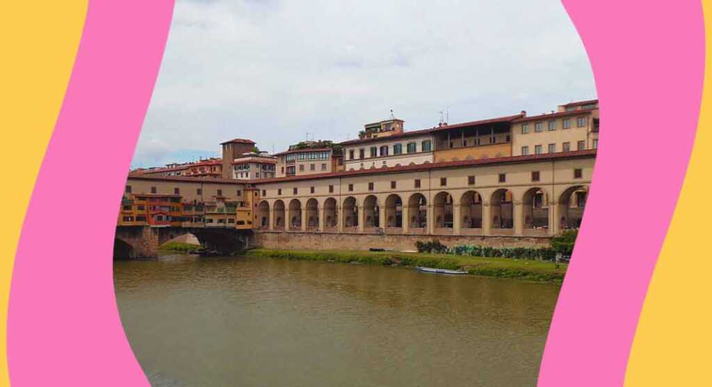 Il Corridoio Vasariano di Firenze imbrattato da vandali