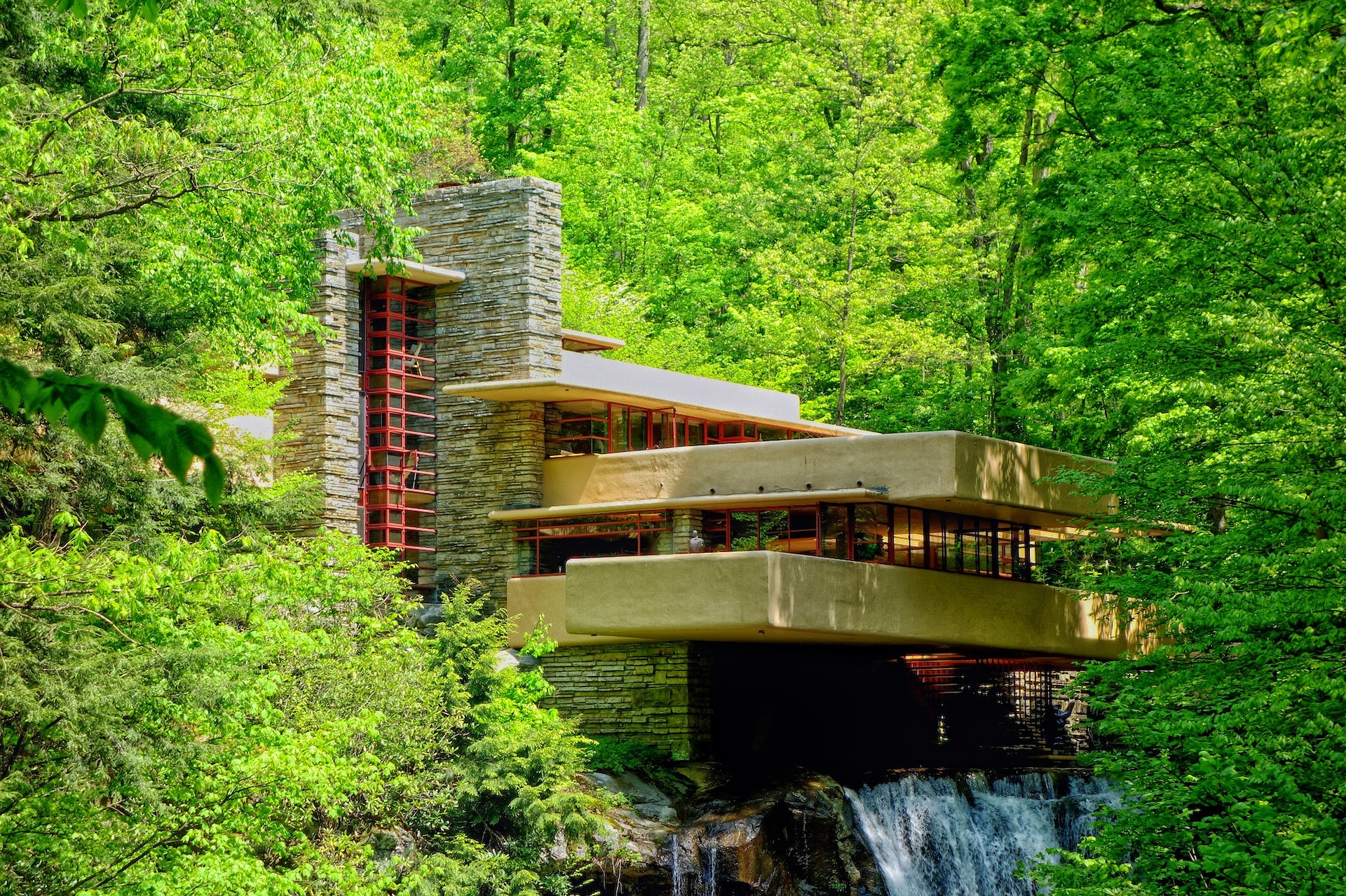 Il Guggenheim Museum di New York compie 60 anni 3 fallingwater 378309 1920