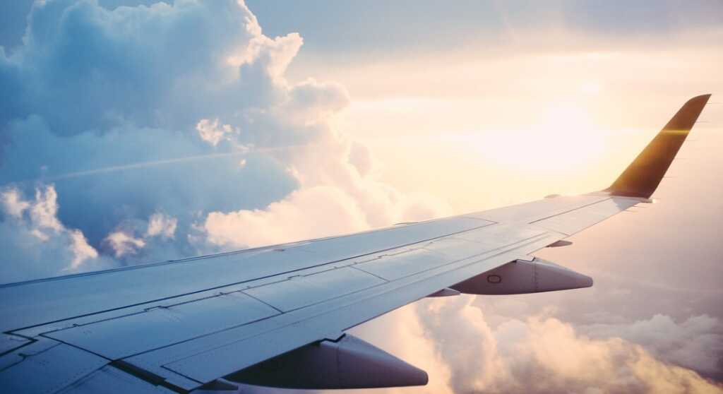 EasyJet lancia 'Flybrary', e i voli diventano biblioteche