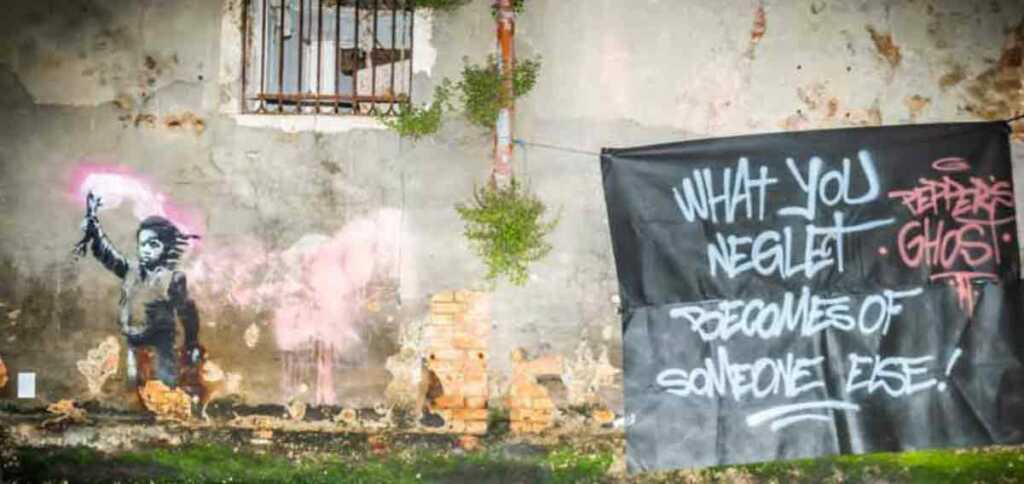"Ghost saves Banksy", la spettacolare mostra del collettivo Pepper's Ghost