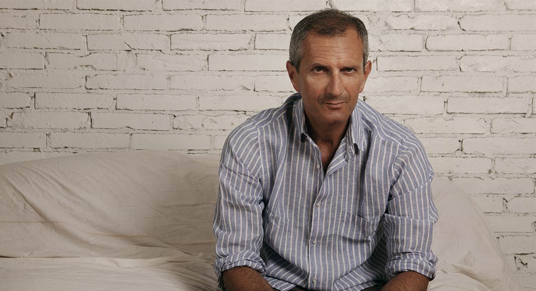 Gianrico Carofiglio, "Esistono due tipi di libri: quelli scritti bene o male"