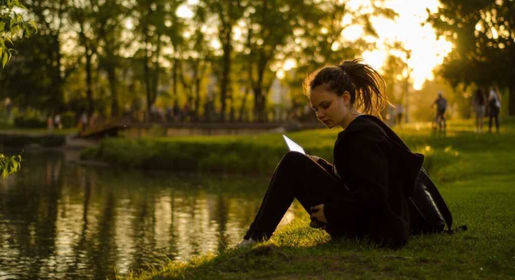 Perché leggere riduce stress e depressione