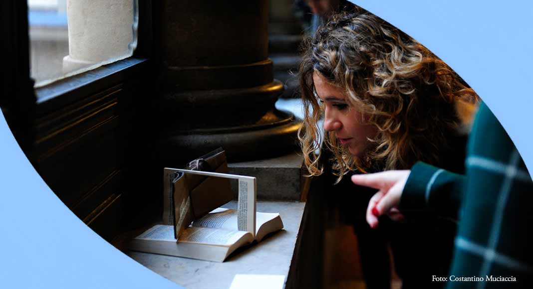 I libri danneggiati dall'alta marea di Venezia diventano opere d'arte 6 libri-recuperati-venezia