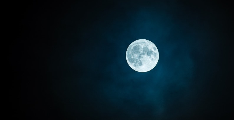 Pensieri lunari - Racconto di Maria Chatzikyriakidou