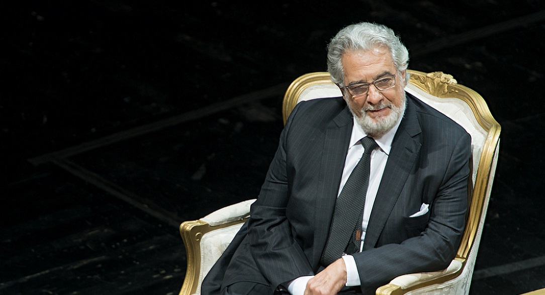 Placido Domingo positivo al Coronavirus, l'annuncio su Facebook